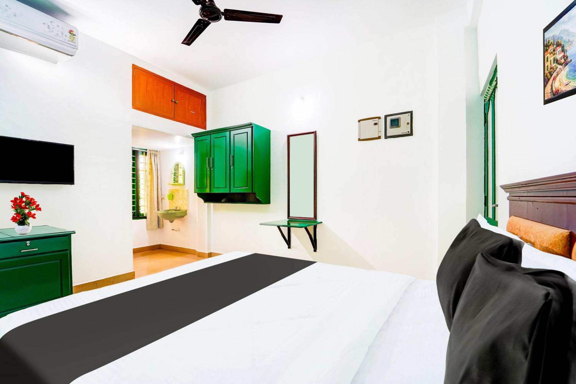 Super Hotel O Vennala Near Palarivattom Kochi Exterior photo